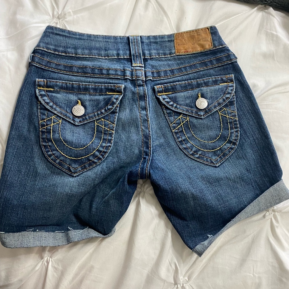 🤍3/35 True religion jean shorts